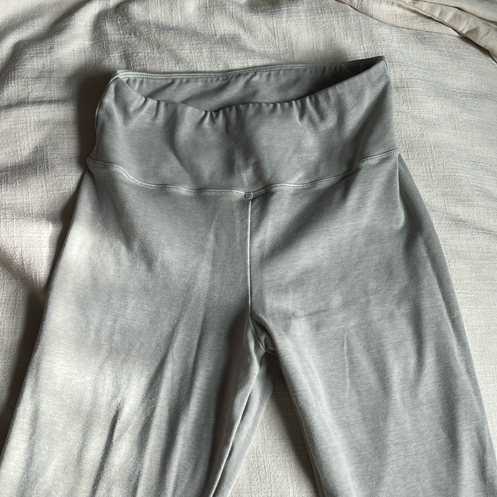 SKIMS outdoor leggings size small